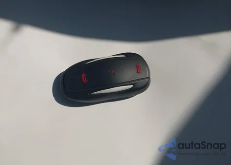 2013 Tesla Model S из США, поврежденный, VIN 5YJSA1CN2DFP20457